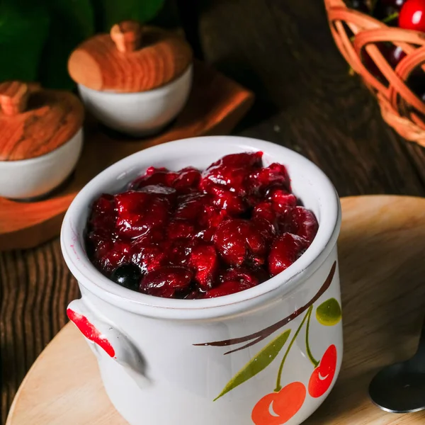 Köstliche Hausgemachte Kirschmarmelade — Stockfoto
