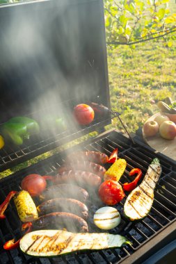 grilled sausage with pickles