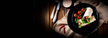 Domuz etli baharatlı taco.