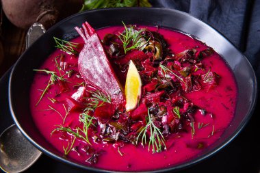 Dereotlu ve limonlu kırmızı borzcz