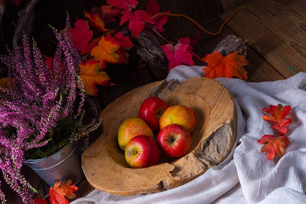 Pommes Fraîchement Cueillies Dans Bol Fruits — Photo