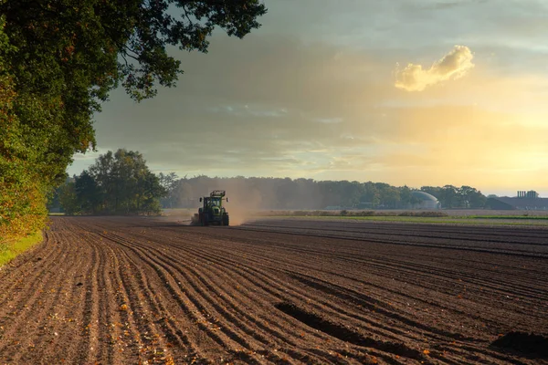 Trabalho Agrícola Com Tratores Trabalho Outono Campo — Fotografia de Stock