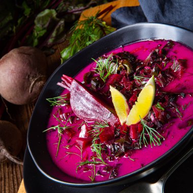 Dereotlu ve limonlu kırmızı borzcz