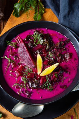 Dereotlu ve limonlu kırmızı borzcz