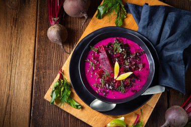 Dereotlu ve limonlu kırmızı borzcz