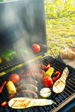 grilled sausage with pickles