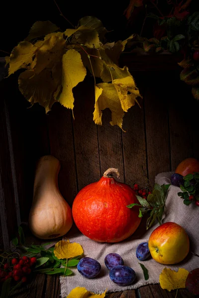 Various Fruits Wooden Box Autumn Leaves — Stock Photo, Image
