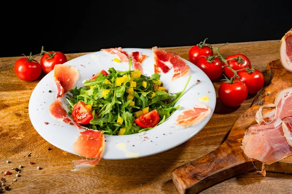 Rocket Salad Dried Spanish Ham — Stock Photo, Image