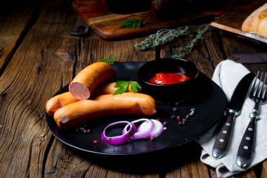 Lezzetli, sıcak jambonlu sosis.