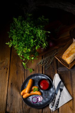 Lezzetli, sıcak jambonlu sosis.