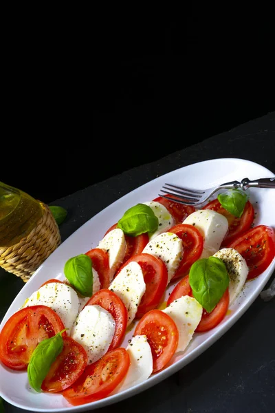 Tomaat Met Mozzarella Basilicum — Stockfoto