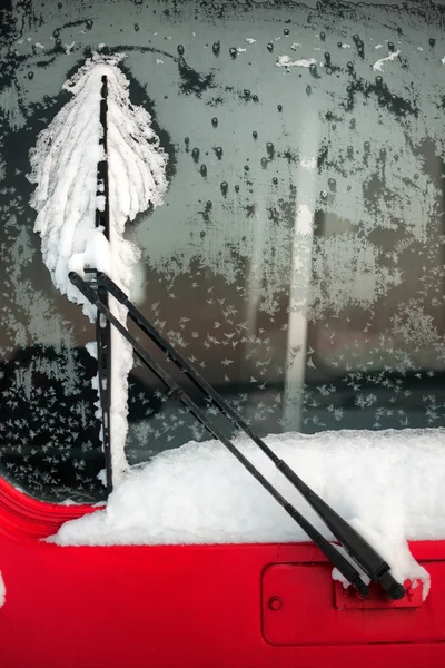 Buzlu cam kırmızı otobüs — Stok fotoğraf