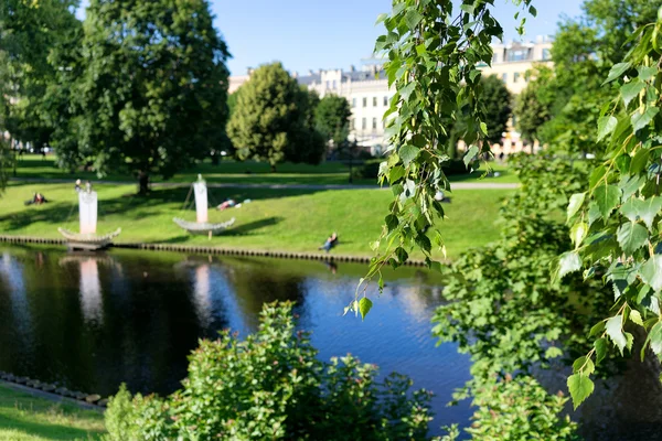 La chaîne a à Riga par une journée ensoleillée — Photo