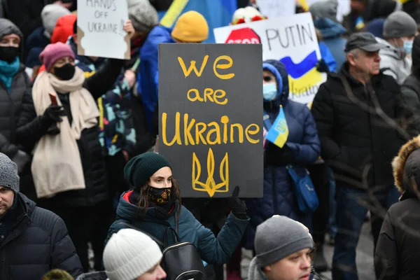 New York Usa Februar 2022 Ukrainische Bürger Protestieren New York — kostenloses Stockfoto