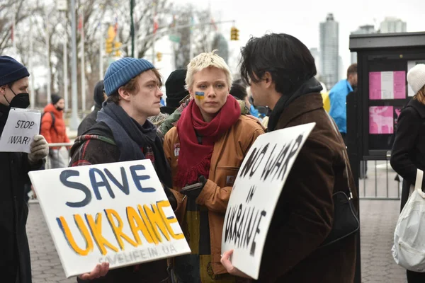 Nueva York Febrero 2022 Protestas Ciudadanos Ucranianos Ciudad Nueva York — Foto de stock gratuita