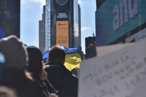 New York Usa Februari 2022 Oekraïense Burgers Protesteren New York — Gratis stockfoto