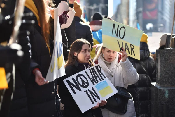 New York Usa Luty 2022 Ukraińscy Obywatele Protestują Przeciwko Wojnie — Darmowe zdjęcie stockowe