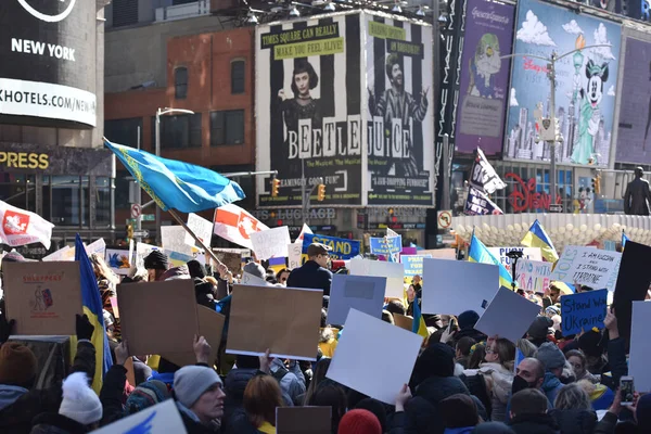 New York Usa Februar 2022 Ukrainische Bürger Protestieren Auf Dem — kostenloses Stockfoto