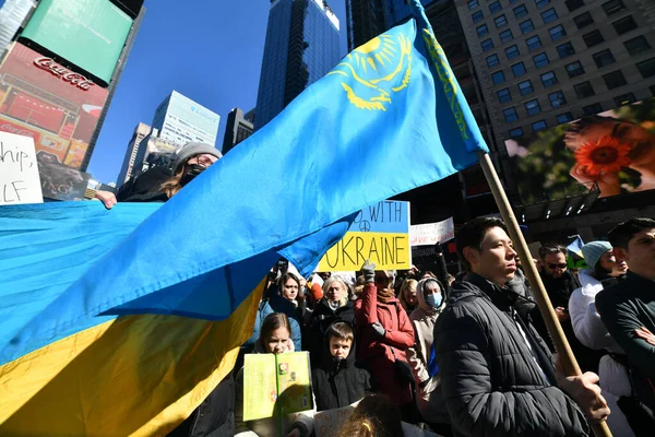 New York Usa Febbraio 2022 Cittadini Ucraini Protestano New York — Foto stock gratuita