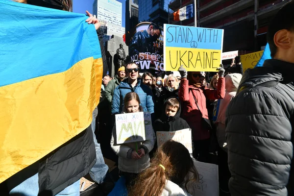 York Usa 2022 Február Ukrán Állampolgárok Tiltakoznak New York City — ingyenes stock fotók