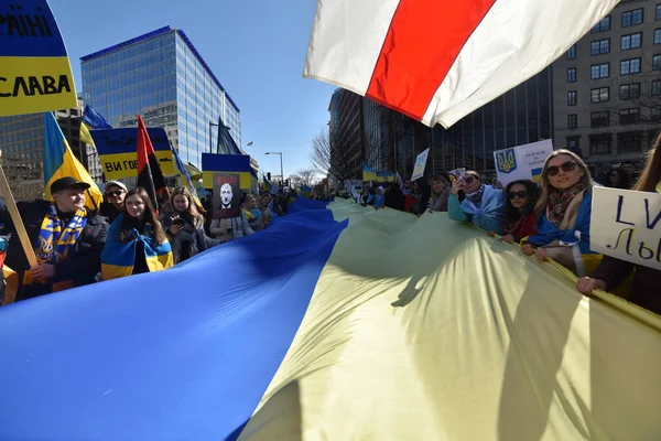 Washington Februari 2022 Oekraïense Burgers Protesteren Washington Buurt Van Het — Gratis stockfoto