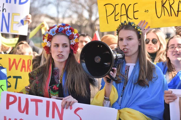 Washington Sua Februarie 2022 Cetățenii Ucraineni Protestează Washington Lângă Casa — Fotografie, imagine de stoc