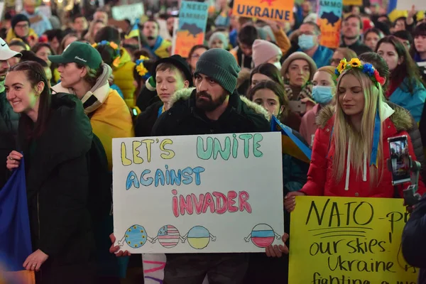 New York City Sua Martie 2022 Cetățenii Ucraineni Protestează Times — Fotografie de stoc gratuită