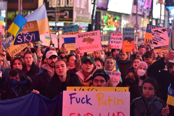 New York City Usa March 2022 Ukrajinští Občané Protestují Times — Stock fotografie