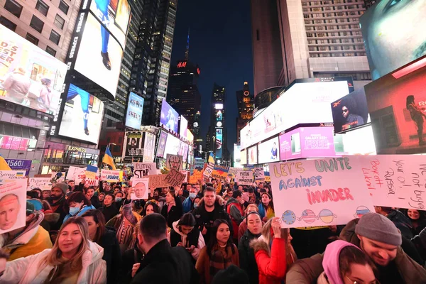 New York City Usa Maart 2022 Oekraïense Burgers Protesteren Times — Gratis stockfoto