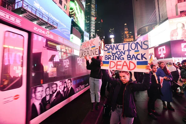 New York City Usa Maart 2022 Oekraïense Burgers Protesteren Times — Gratis stockfoto