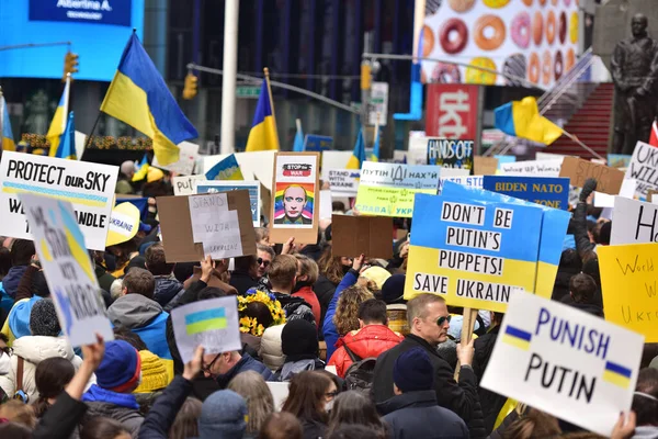 New York City Usa March 2022 Протести Українських Громадян Таймс — стокове фото