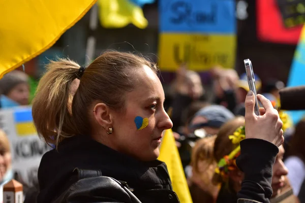New York City Usa Maart 2022 Oekraïense Burgers Protesteren Times Rechtenvrije Stockfoto's