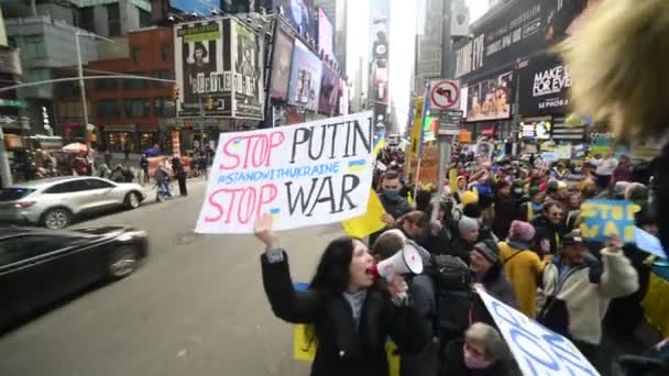 New York City Usa March 2022 Ukrajinští Občané Protestují Times — Stock video