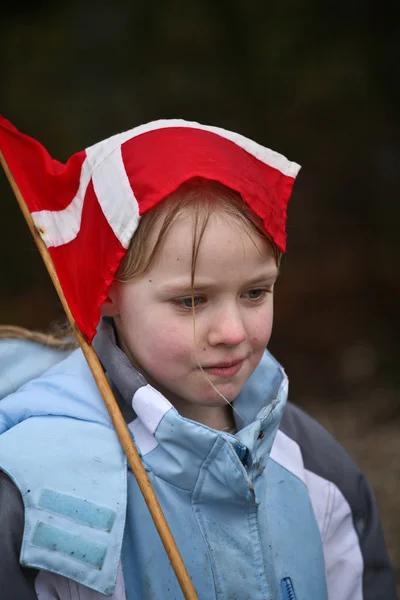 Flicka med en dansk flagga — Stockfoto