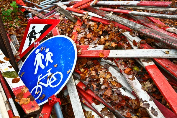 Kırık trafik işaretleri — Stok fotoğraf