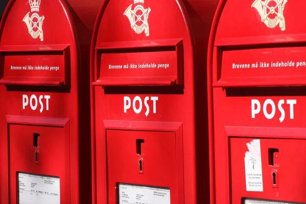 Rote Briefkästen — Stockfoto