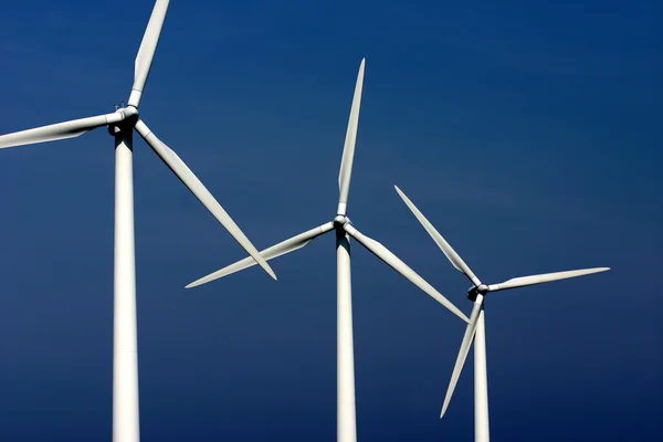 Moinhos de vento de eletricidade — Fotografia de Stock