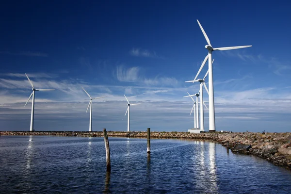 Moinhos de vento de eletricidade — Fotografia de Stock