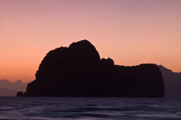 Sunset at the beach of the Koh Ngai island Thailand — Stock Photo, Image