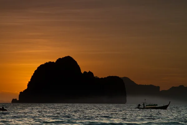 Sunset at the beach of the Koh Ngai island Thailand — Stock Photo, Image