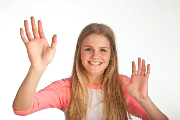 Скандинавская милая молодая девушка машет рукой — стоковое фото