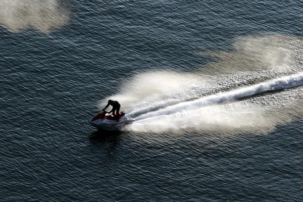 Homme sur jet ski — Photo