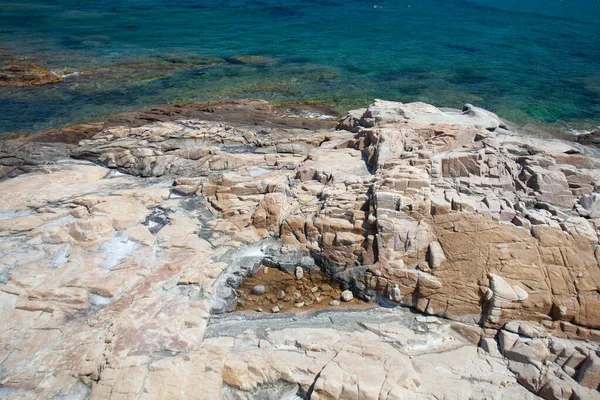 Πέτρες Στην Παραλία Στο Χωριό Algajola Στην Πόλη Της Κορσικής — Φωτογραφία Αρχείου
