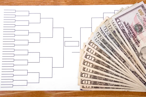 March Madness Bracket and Fanned Money on Right — Stock Photo, Image