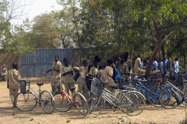 öğrencilerin bisikletler