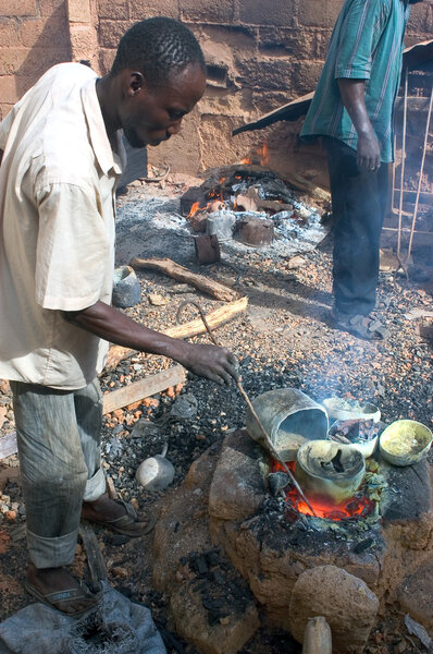 The work of Bronze in Burkina Faso