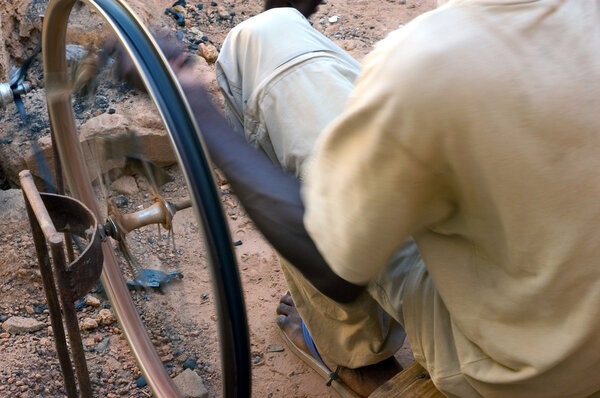 The work of Bronze in Burkina Faso