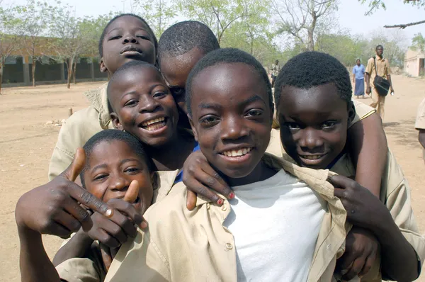 Skolpojkar i burkina faso — Stockfoto