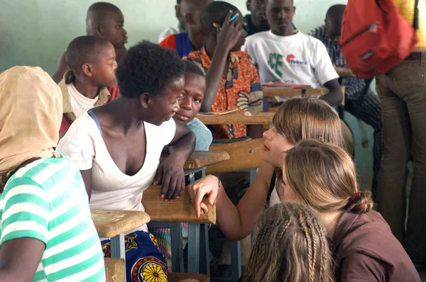 Wizyta francuskich szkolne w burkina faso — Zdjęcie stockowe
