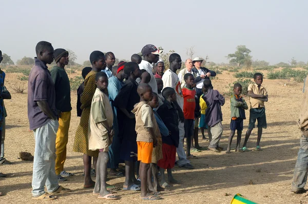 Borrning av en brunn i burkina faso — Stockfoto